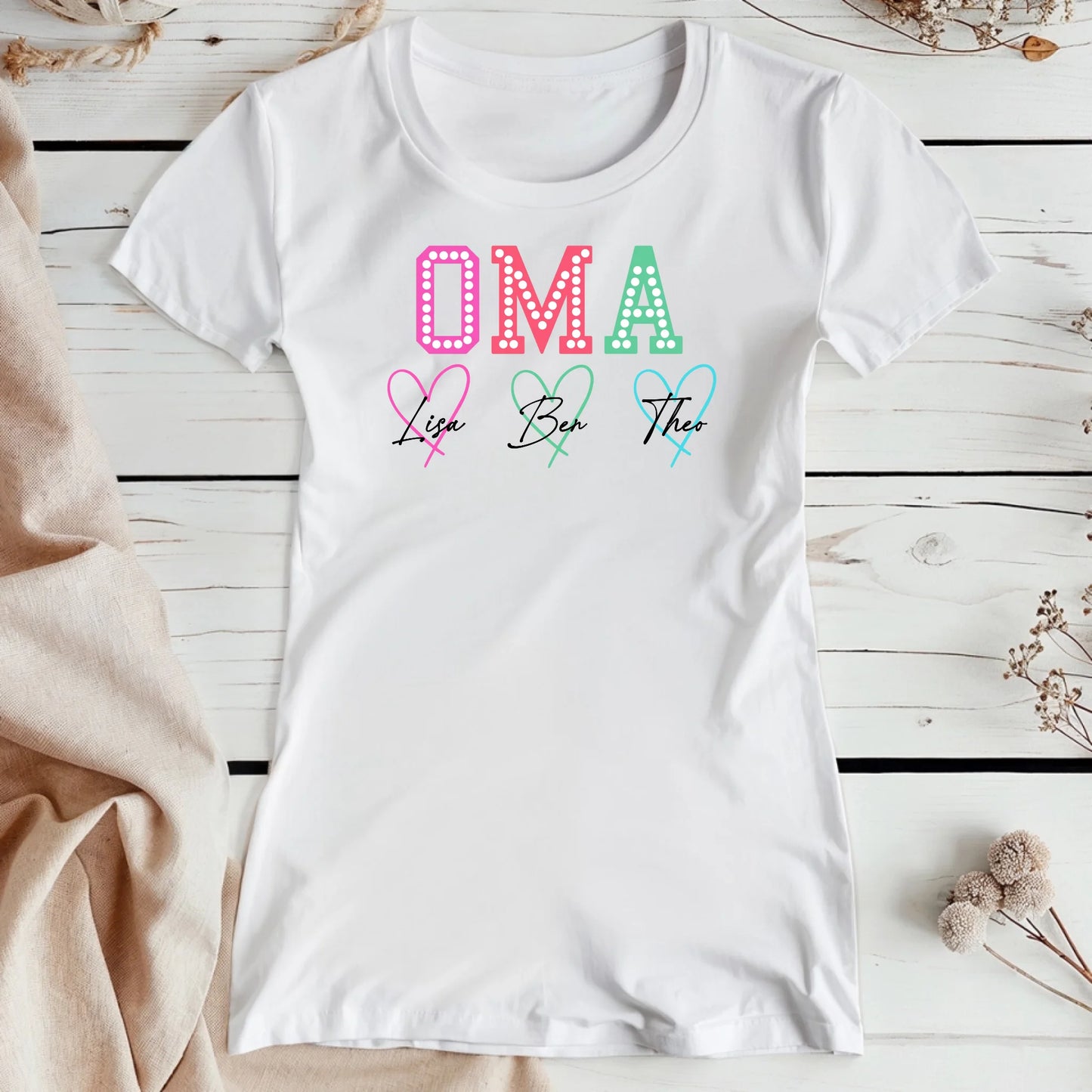 Personalisiertes T-Shirt - Oma Schriftzug mit 1-9 Kindernamen