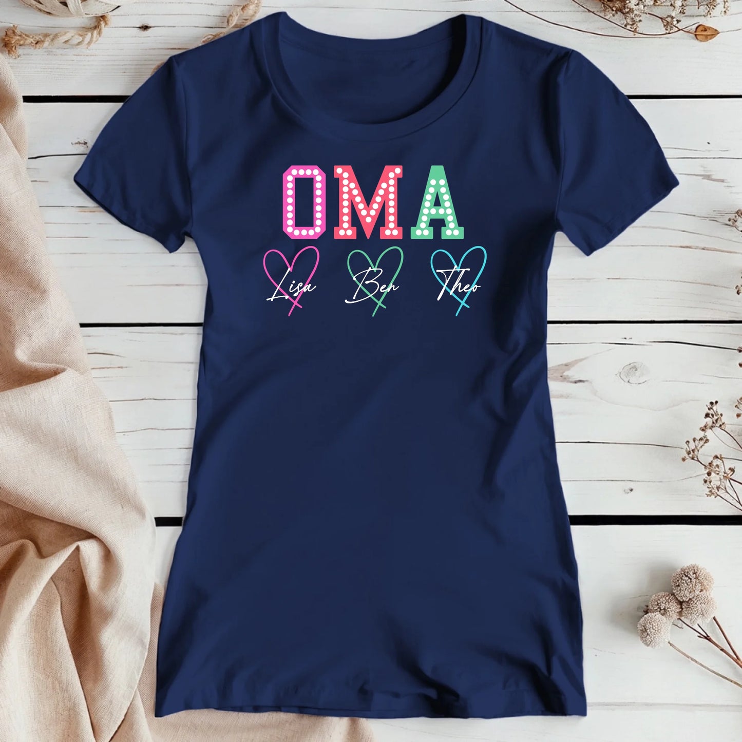 Personalisiertes T-Shirt - Oma Schriftzug mit 1-9 Kindernamen