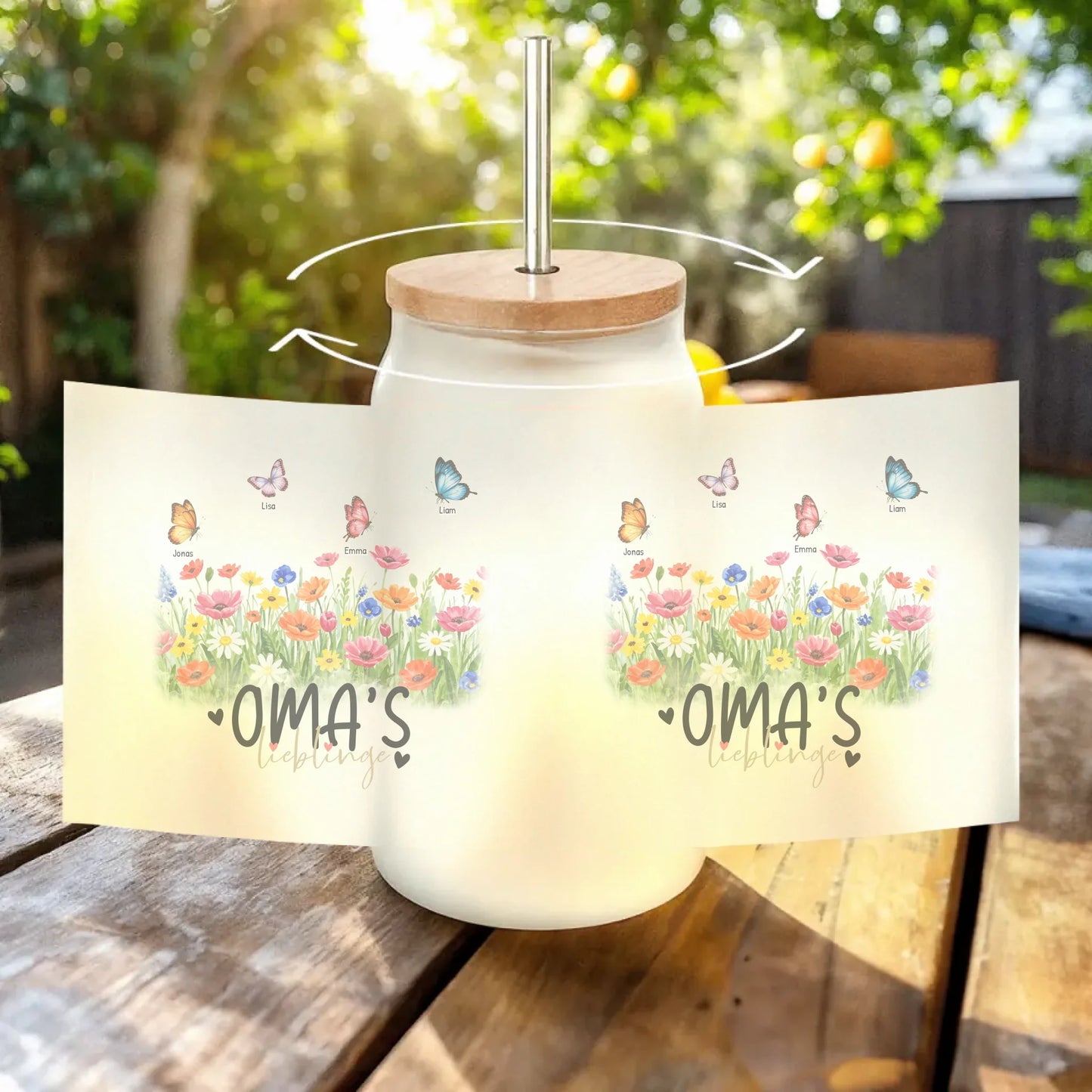 Personalisiertes Trinkglas mit Strohhalm - Oma's Garten mit 1-10 Schmetterlingen