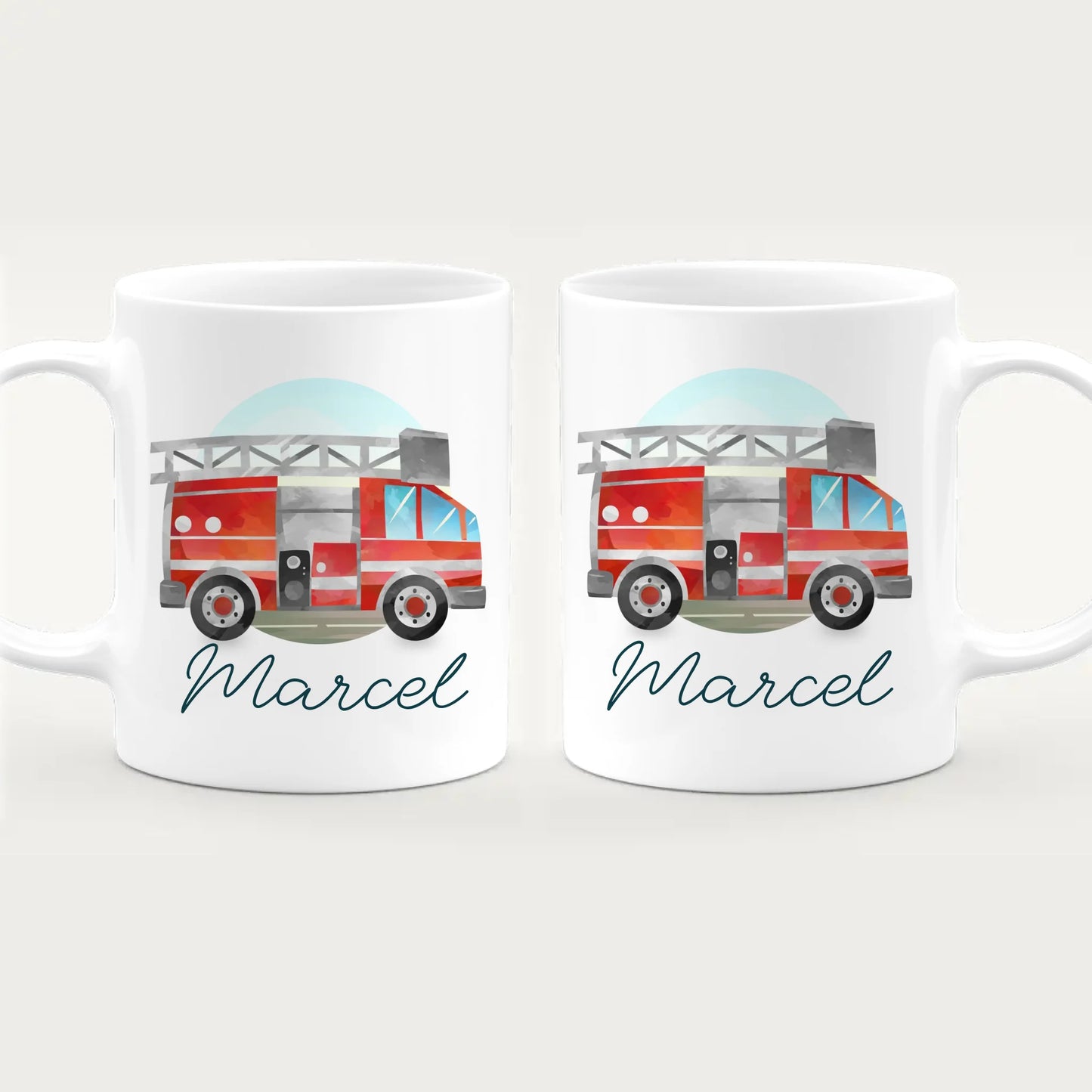 Personalisierte Kindertasse mit Feuerwehrauto und Namen