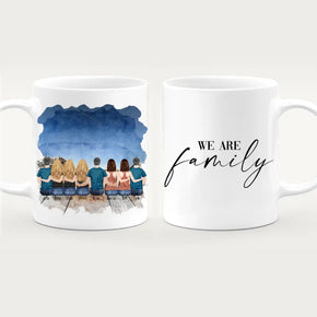 Personalisierte Tasse mit Familie (5 Frauen + 3 Männer)