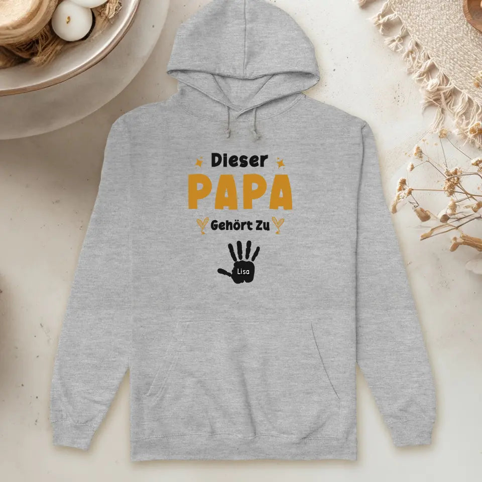 Personalisierter Hoodie - Dieser Papa gehört zu... (bis zu 10 Kinder)