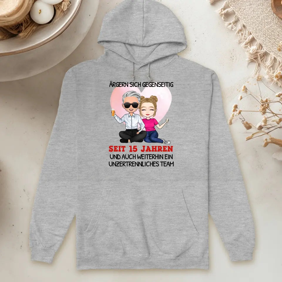 Personalisierter Hoodie - Ärgern sich gegenseitig seit Jahren... Paar/Freunde/Bestie Hoodie