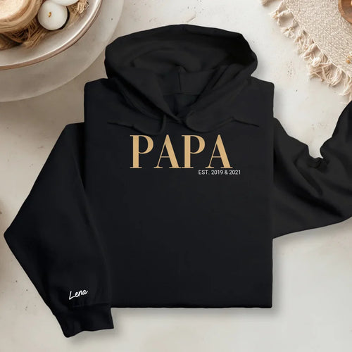 Personalisierter Hoodie - Papa Schriftzug mit Kindernamen auf Ärmel