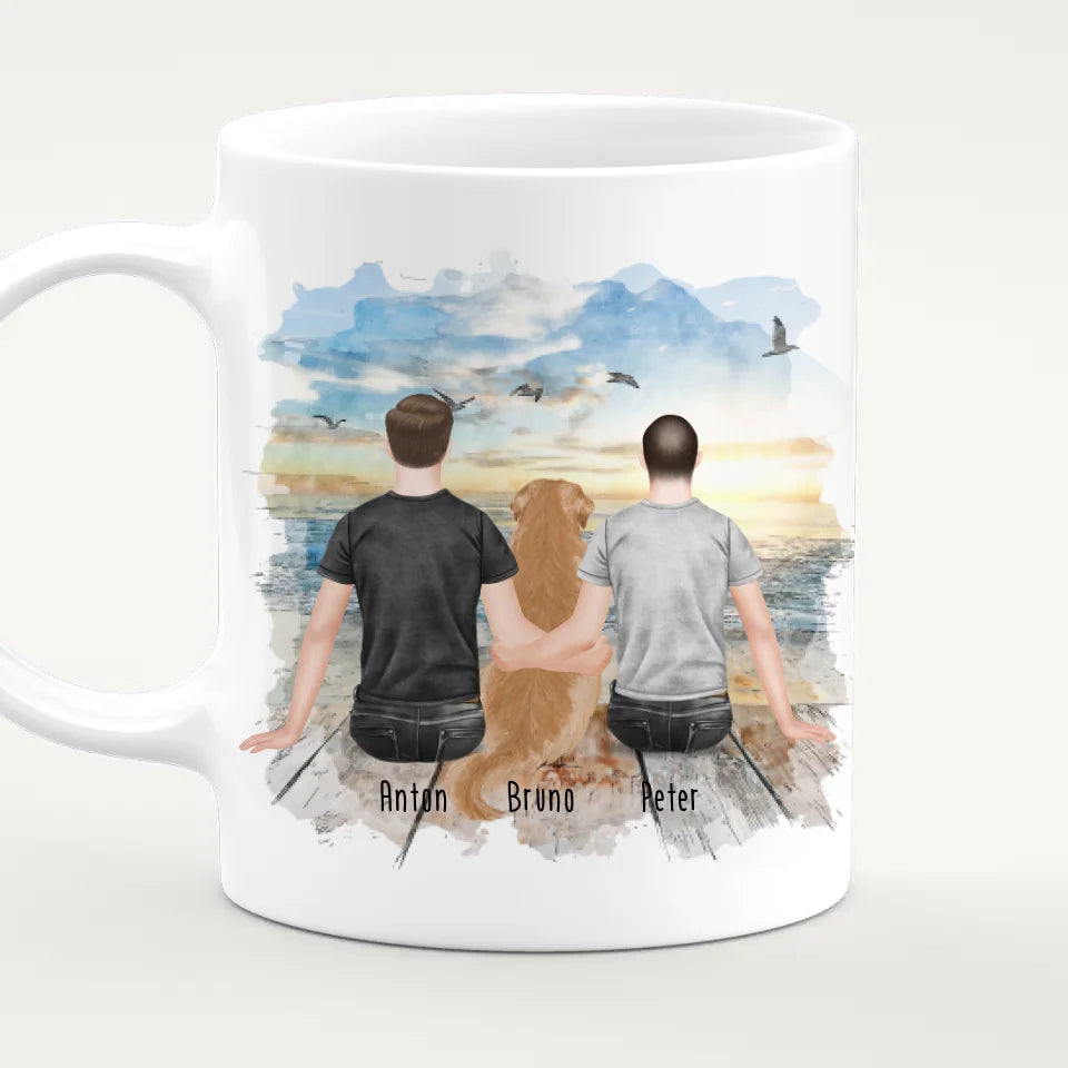 Personalisierte Tasse - 2 Männer + 1 Hund (Hund in der Mitte)