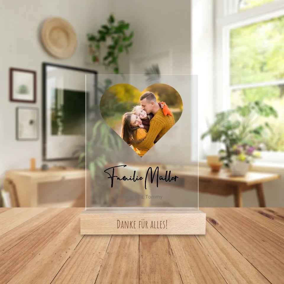 Personalisierte Acrylglasplatte mit eigenem Bild in Herzform, Familiennamen & Namen