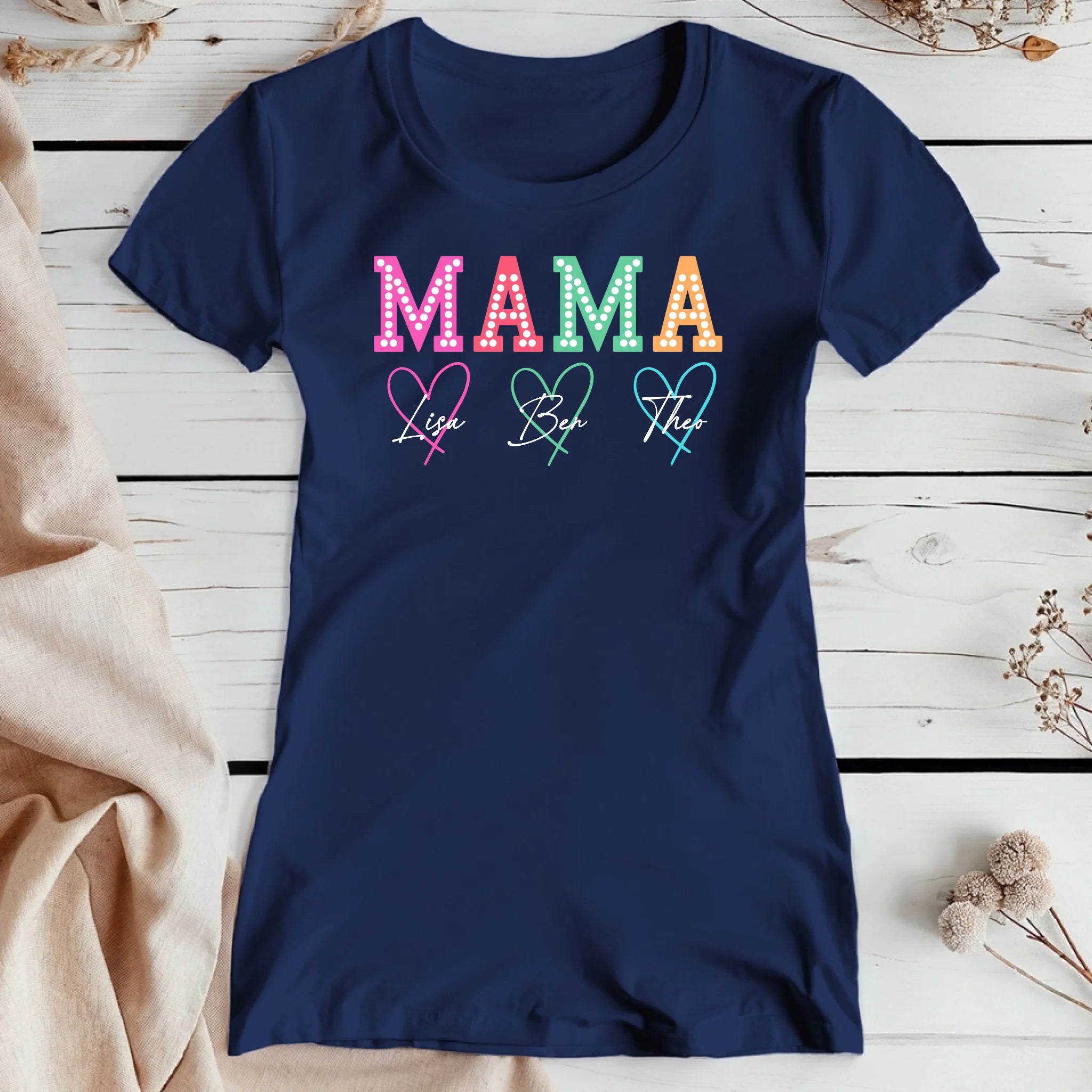 Personalisiertes T-Shirt - Mama Schriftzug mit 1-9 Kindernamen