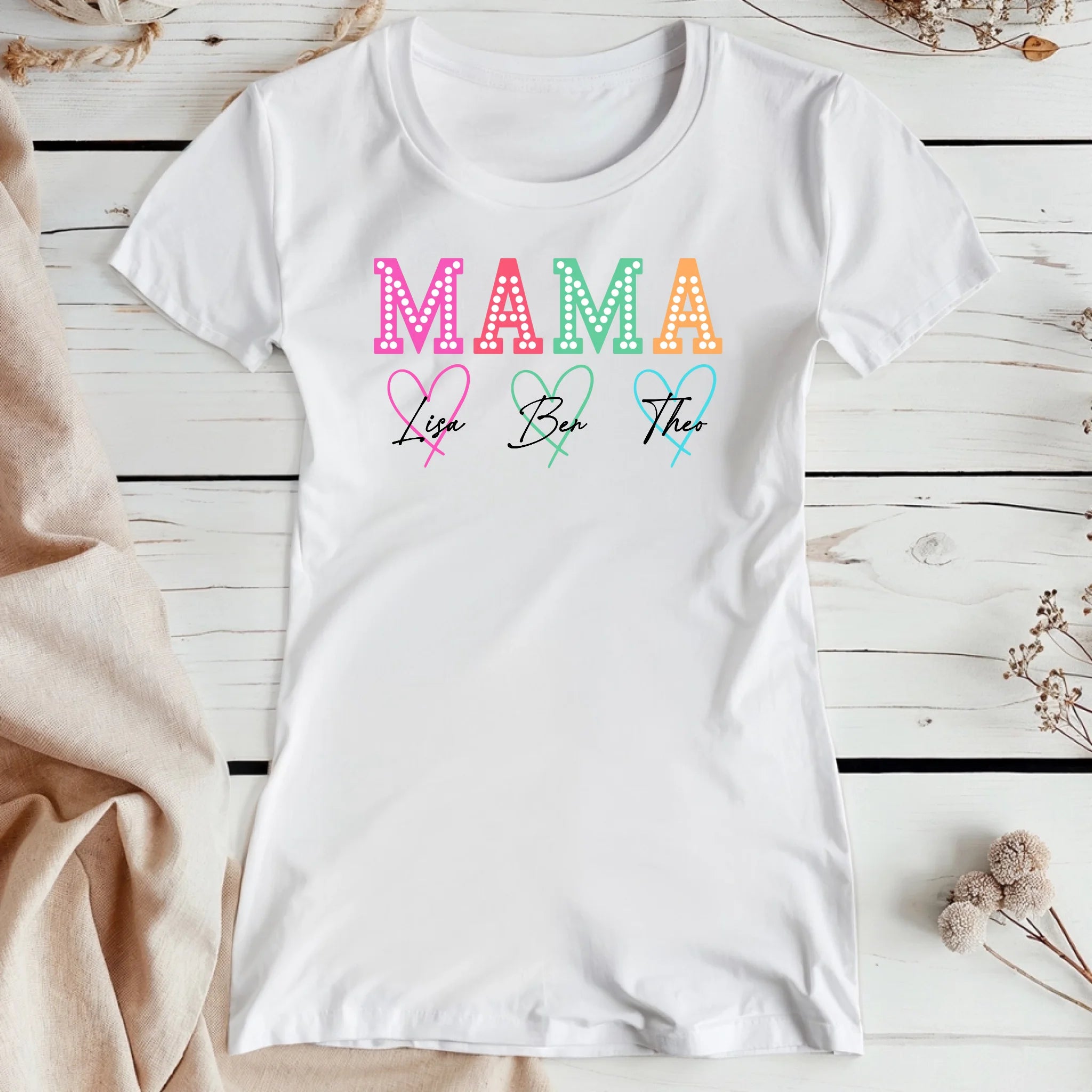 Personalisiertes T-Shirt - Mama Schriftzug mit 1-9 Kindernamen