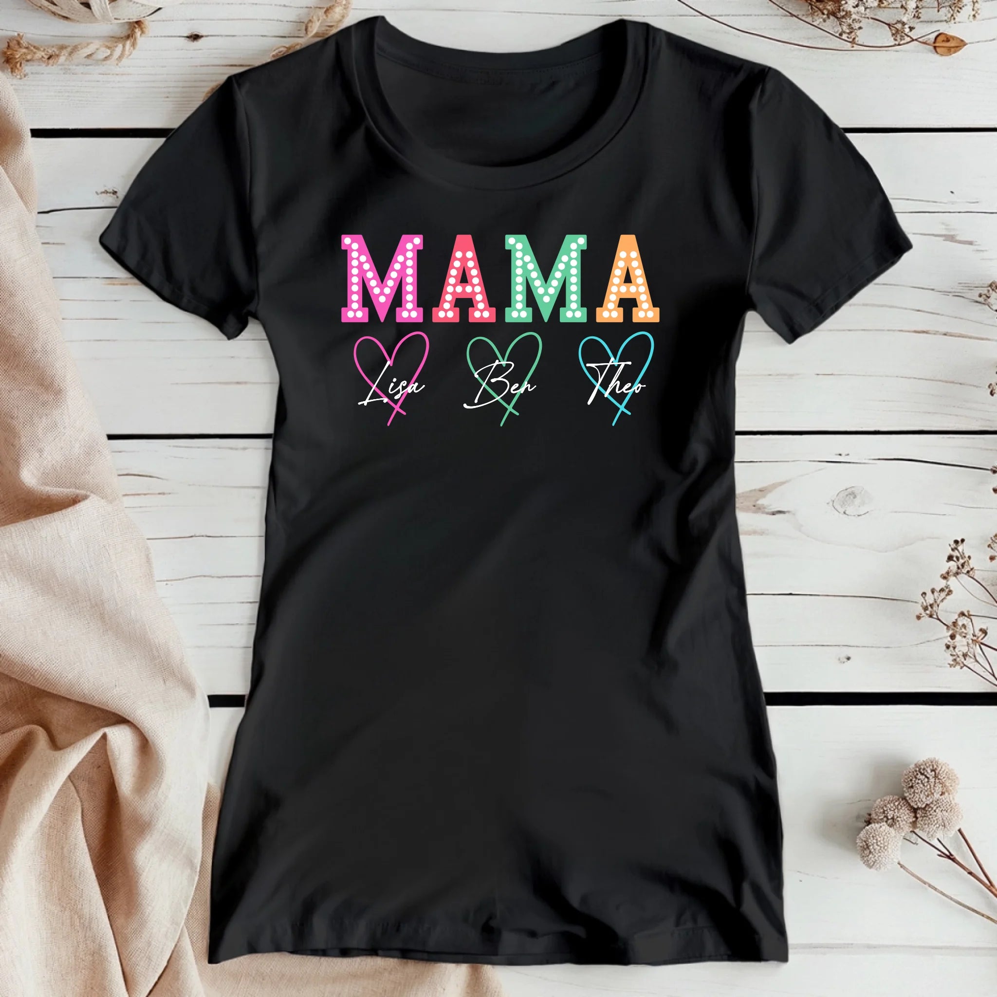 Personalisiertes T-Shirt - Mama Schriftzug mit 1-9 Kindernamen