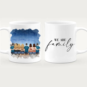 Personalisierte Tasse mit Familie (5 Frauen + 3 Männer)