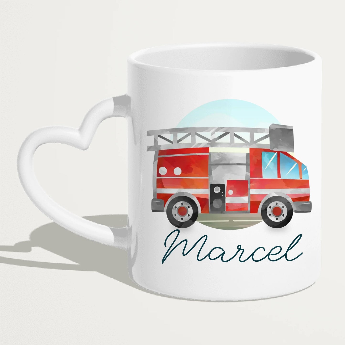 Personalisierte Kindertasse mit Feuerwehrauto und Namen