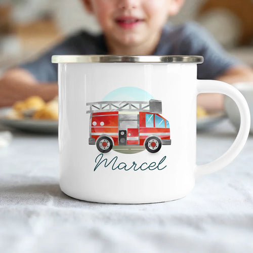 Personalisierte Kindertasse mit Feuerwehrauto und Namen