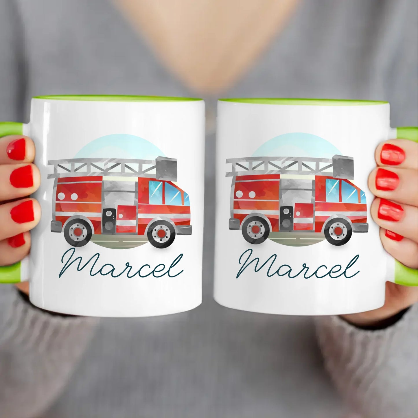 Personalisierte Kindertasse mit Feuerwehrauto und Namen