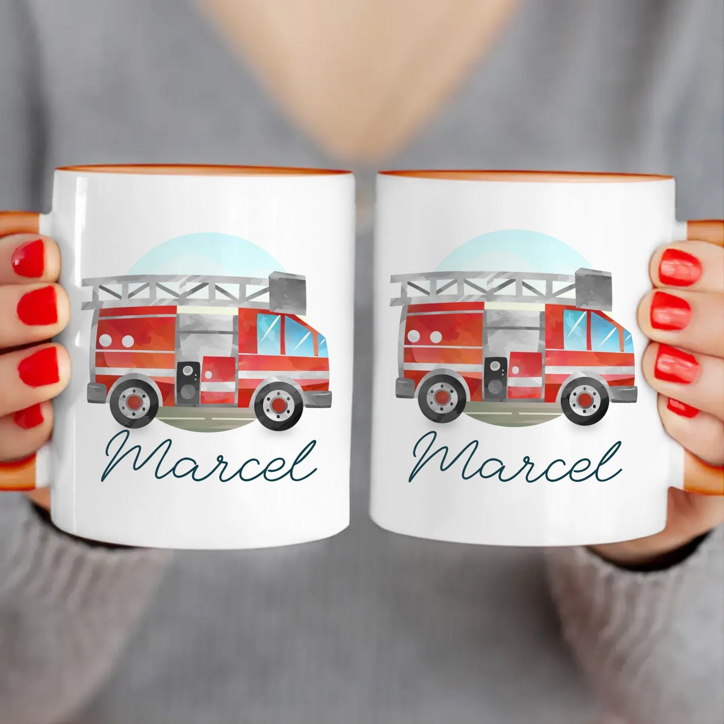 Personalisierte Kindertasse mit Feuerwehrauto und Namen