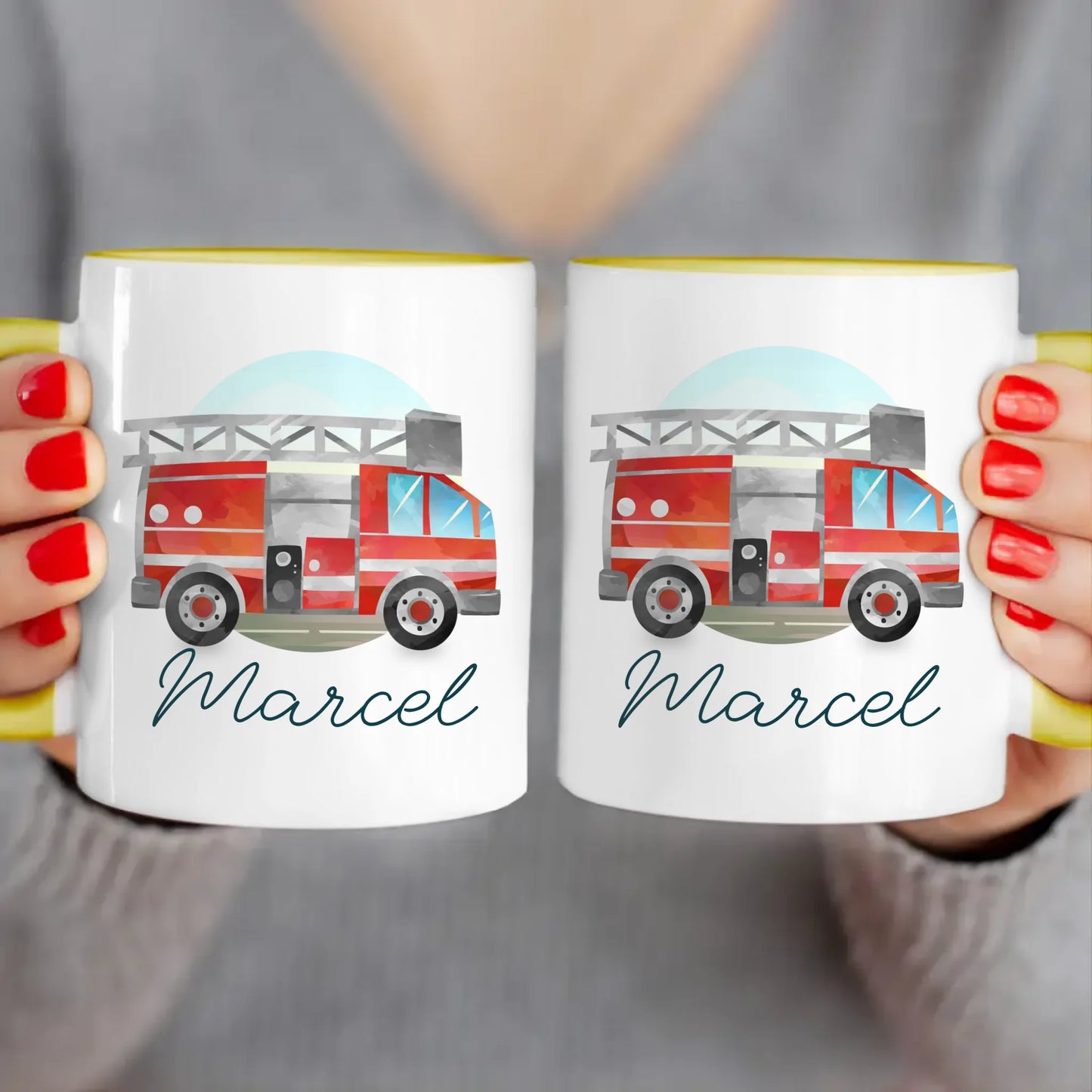 Personalisierte Kindertasse mit Feuerwehrauto und Namen