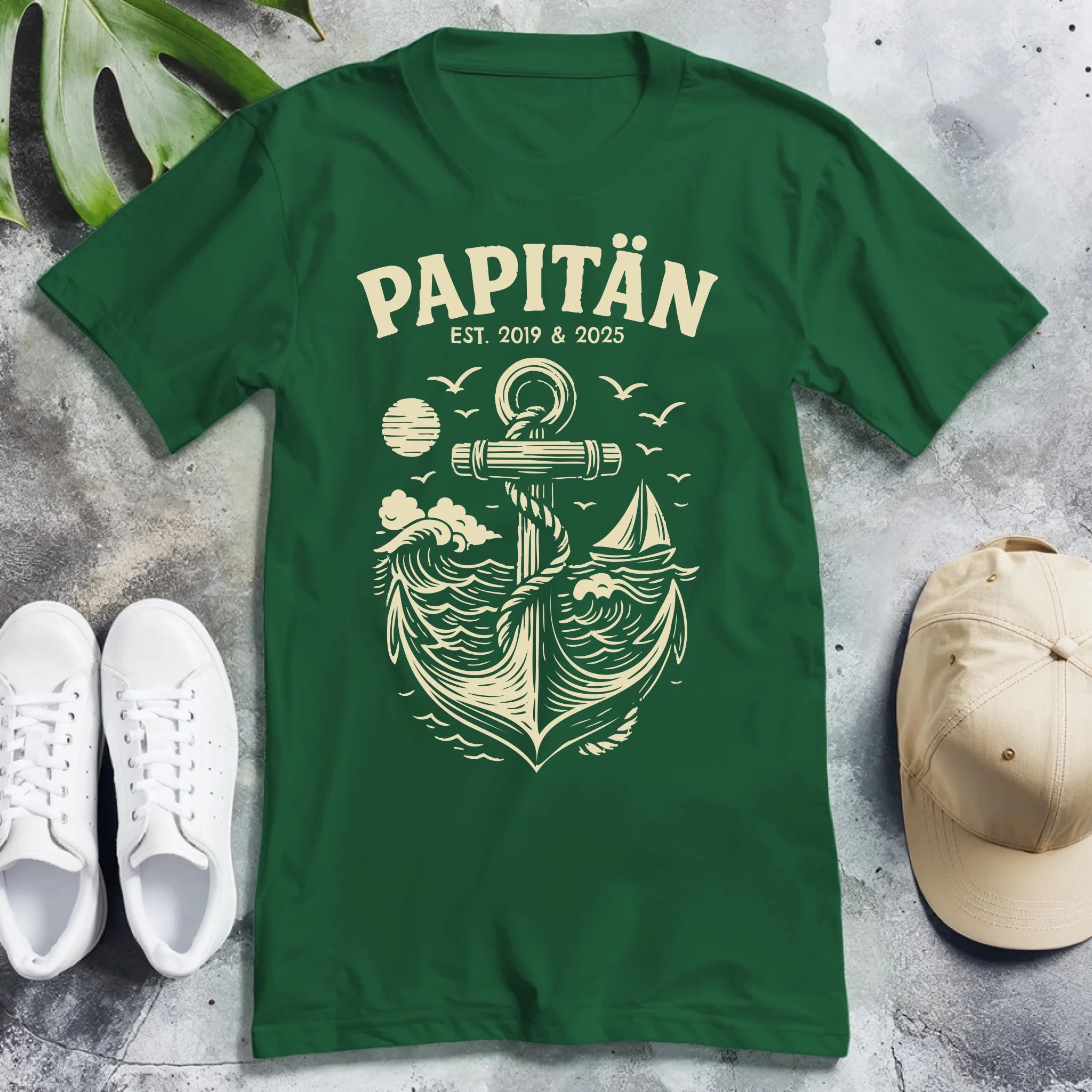 Personalisiertes T-Shirt - Papitän mit Jahr