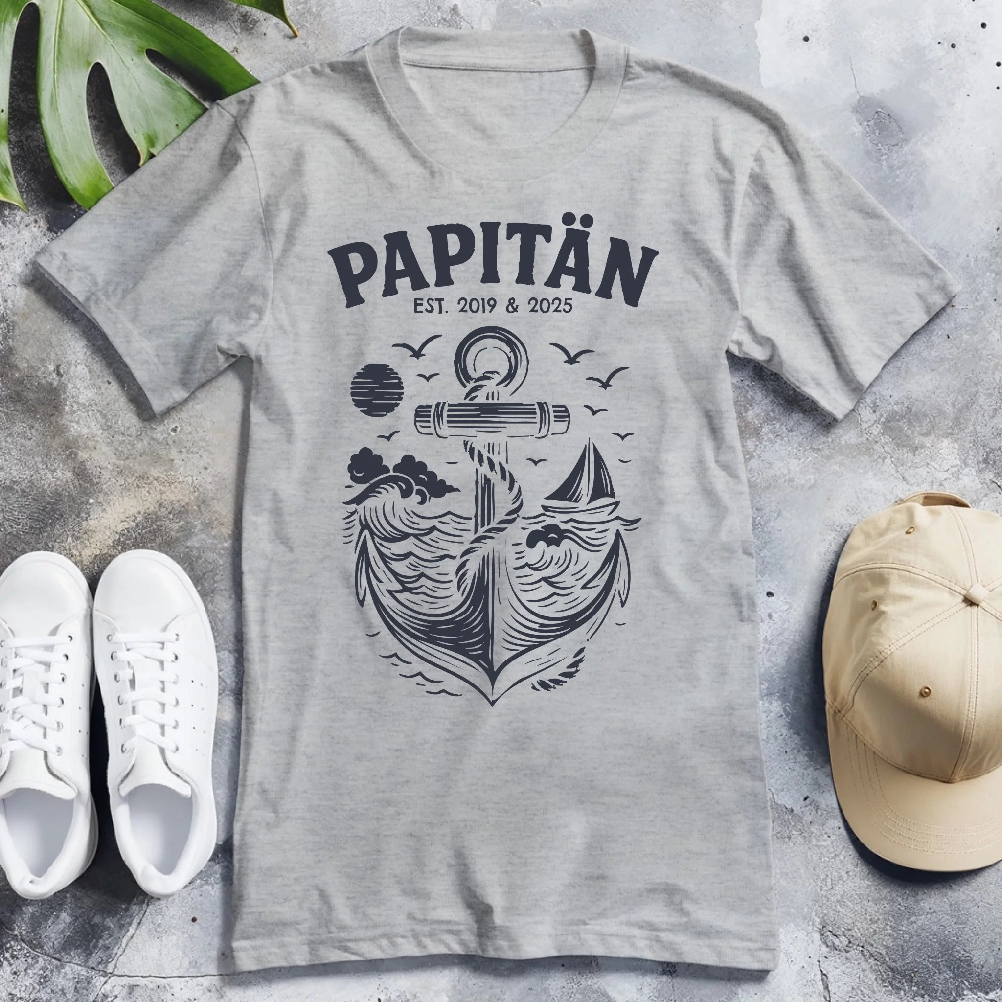 Personalisiertes T-Shirt - Papitän mit Jahr