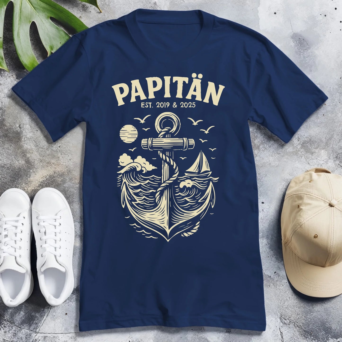 Personalisiertes T-Shirt - Papitän mit Jahr