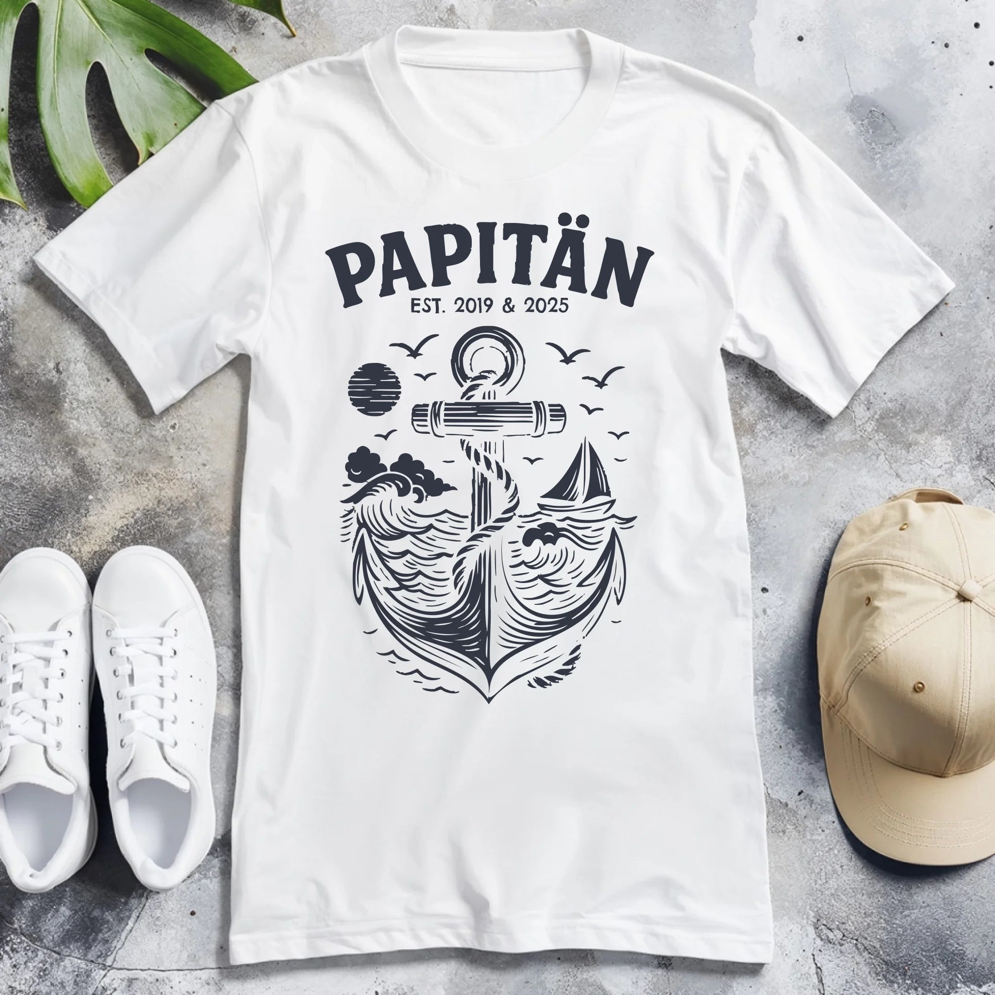 Personalisiertes T-Shirt - Papitän mit Jahr