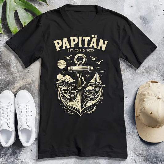 Personalisiertes T-Shirt - Papitän mit Jahr