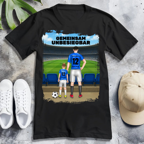 Personalisiertes T-Shirt mit mehreren Fußballern/Fußballerinnen - (Papa/Sohn/Tochter & mehr)