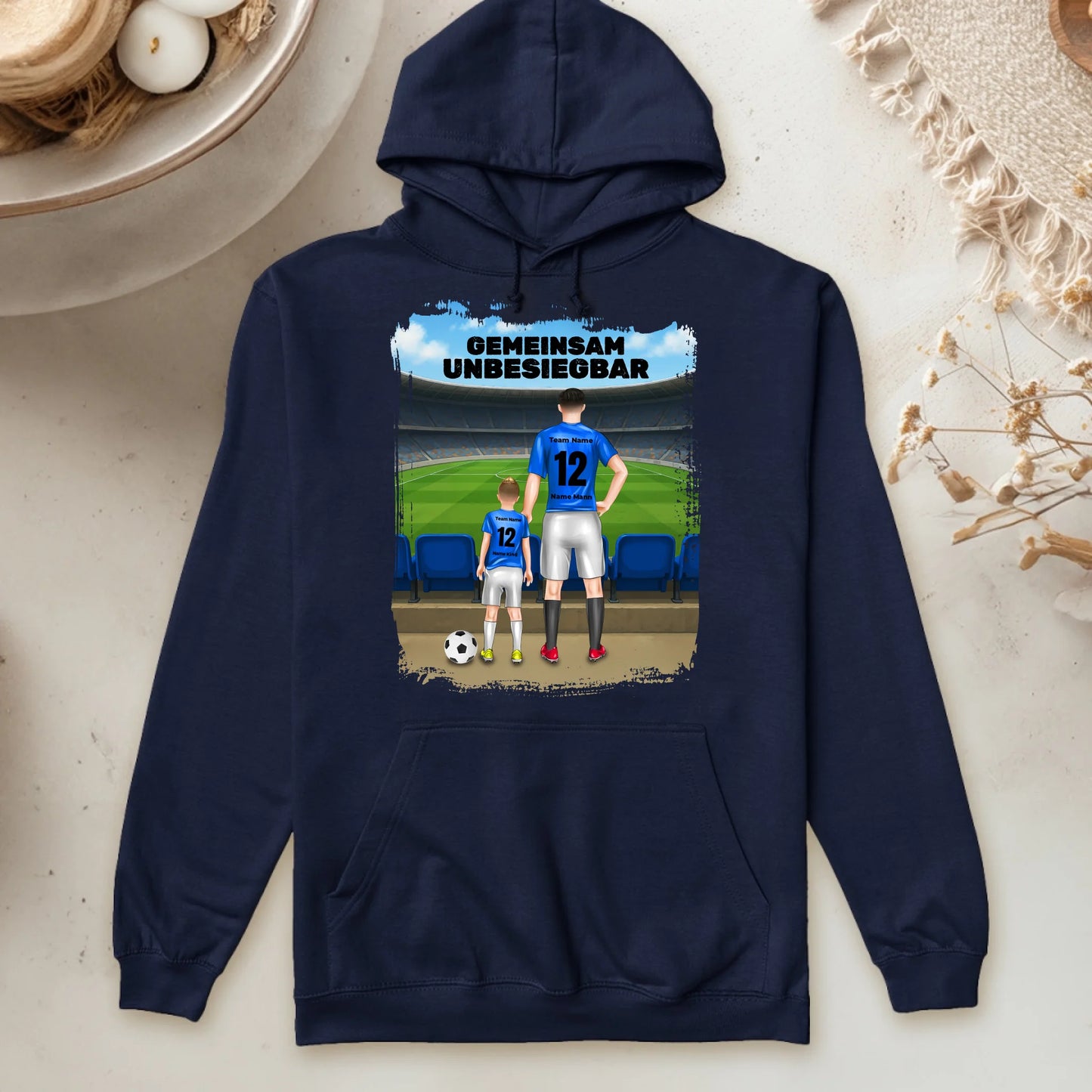 Personalisierter Hoodie mit mehreren Fußballern/Fußballerinnen - (Papa/Sohn/Tochter & mehr)