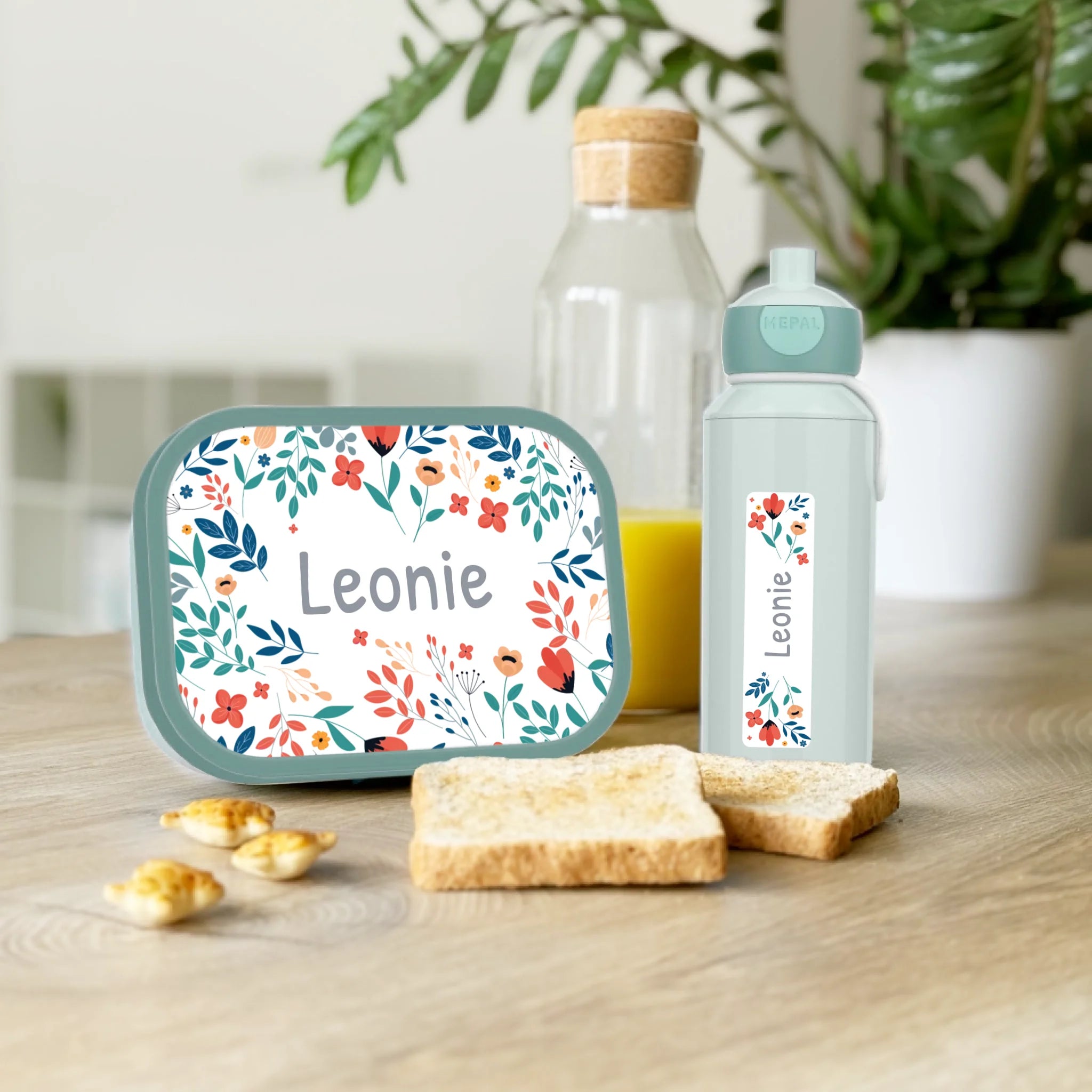 Personalisierte Mepal Campus Bento Brotdose/Trinkflasche im bunten Blumen Design mit Namen