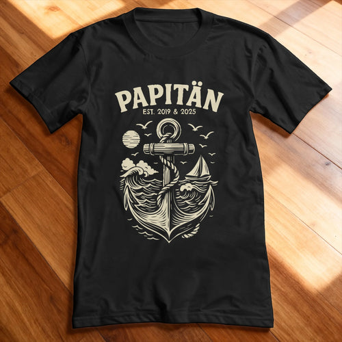 Personalisiertes T-Shirt - Papitän mit Jahr