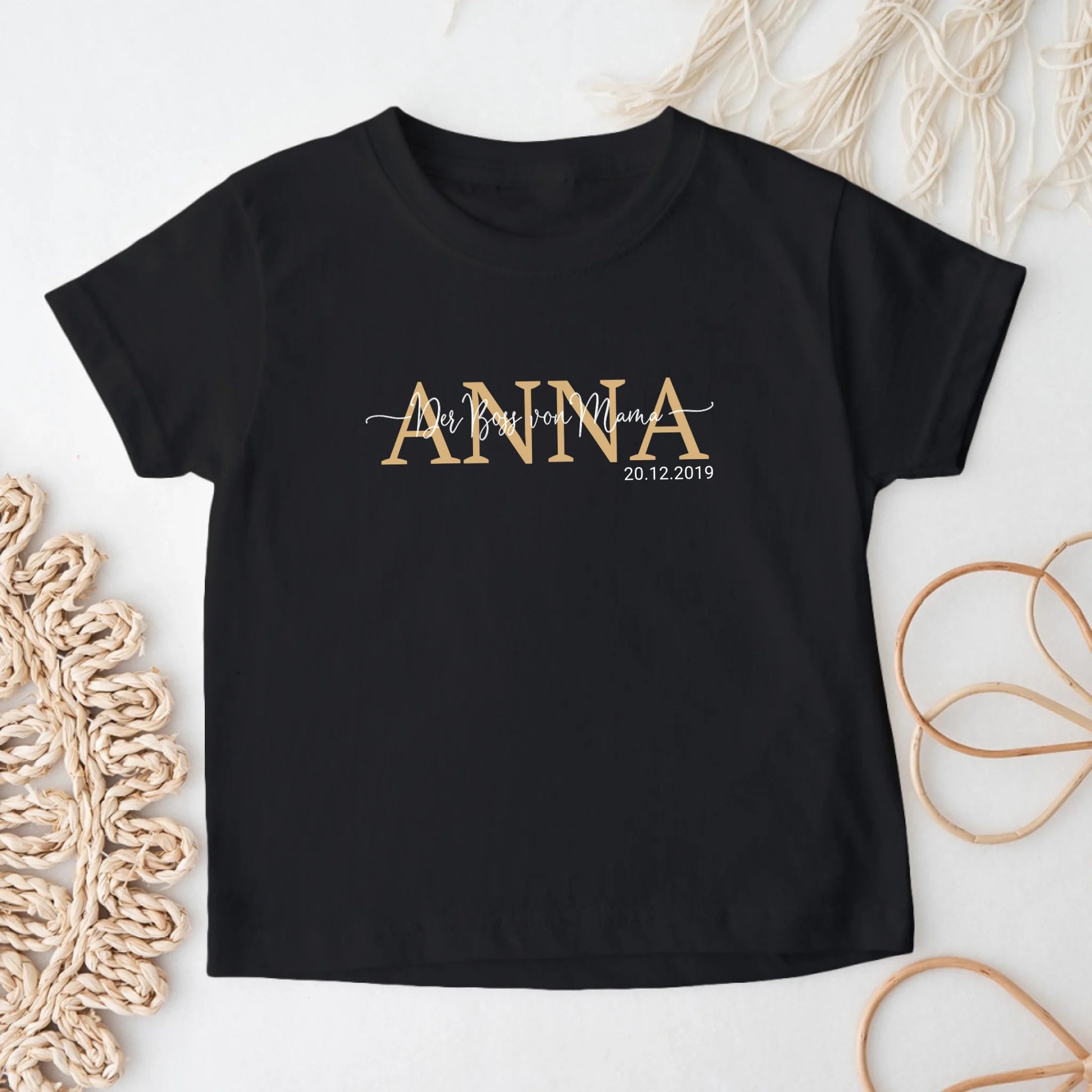 Personalisiertes Kinder T-Shirt - Kindername mit Spruch und Datum