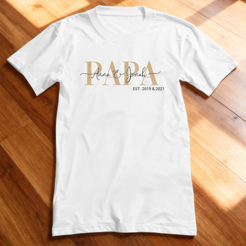 Personalisiertes T-Shirt - Papa Schriftzug mit Kindernamen