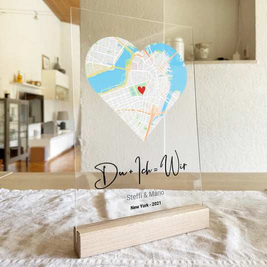 Personalisierte Acrylglasplatte mit Karte in Herzform, Spruch, Namen & Ort